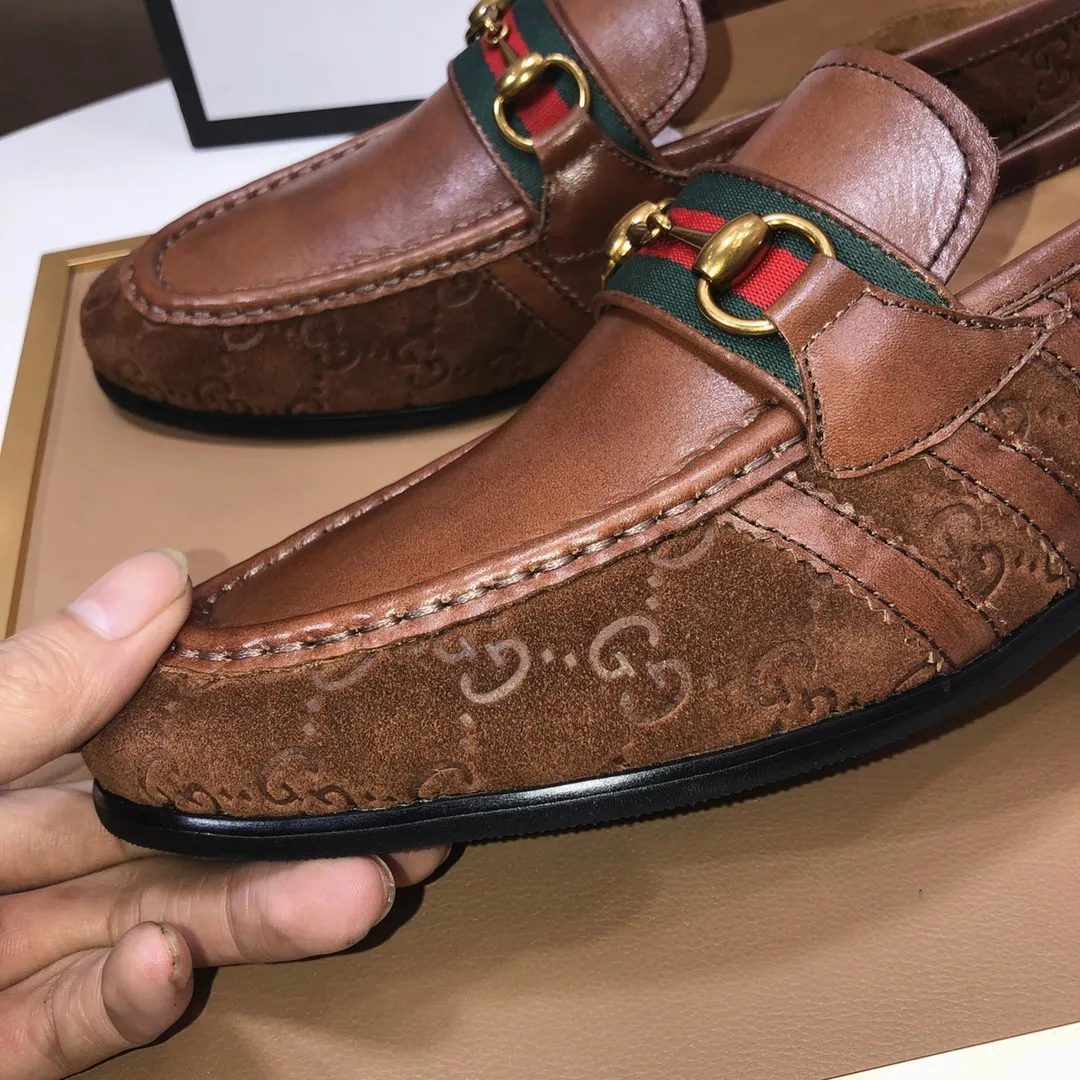 Men's shoes 💰600💰 Brand: GUCCI (Gucci) Standard size: Men's size 38/44 (45 can be customized) Grade: Same as the official website Original quality Material: Original cowhide Water-dyed cowhide lining Original rubber outsole Style category: Men's fashionable casual leather shoes Distinguished big-name luxury elements Top luxury Color: Actual picture